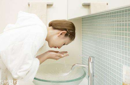 敏感肌如何處理黑頭？敏感皮膚如何去黑頭？