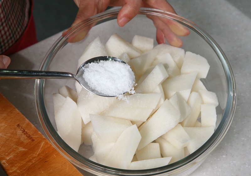 夏天沒(méi)胃口吃什么開胃 拯救夏日食欲不佳 夏天沒(méi)胃口吃什么開胃 拯救夏日食欲不佳