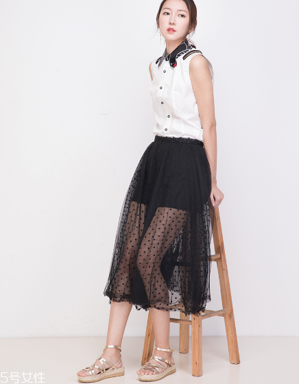 裙子搭配什么涼鞋好看？裙子適合搭配什么涼鞋？