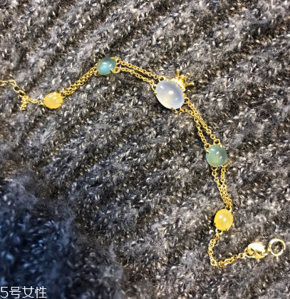 翡翠手鏈怎么鑒定真假？翡翠手鏈真假辨別