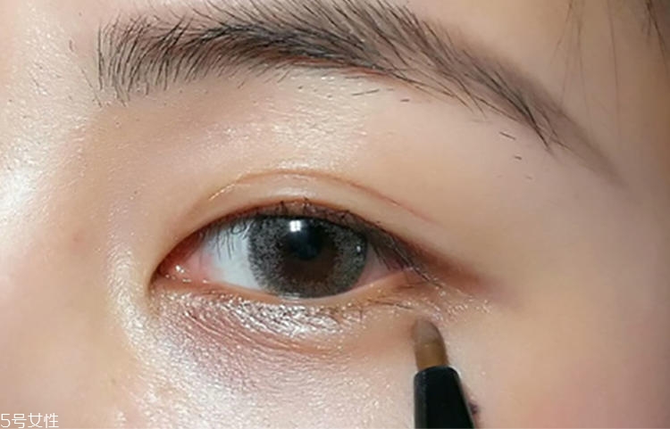 桃花妝臥蠶怎么畫 桃花妝臥蠶超實(shí)用畫法 桃花妝臥蠶怎么畫 桃花妝臥蠶超實(shí)用畫法