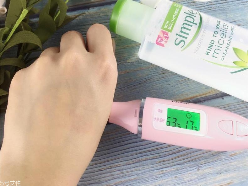 英國simple卸妝水刺鼻嗎 英國simple卸妝水什么味道 英國simple卸妝水刺鼻嗎 英國simple卸妝水什么味道