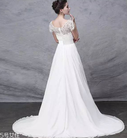 婚紗什么時候定？婚紗提前多長時間定？