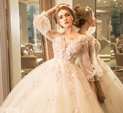 婚紗上的口紅怎么處理？婚紗蹭上口紅能洗掉嗎？