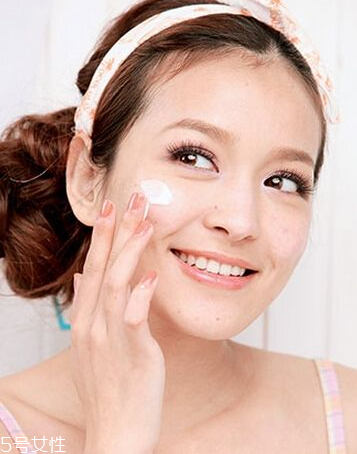 干皮適合乳液還是面霜？