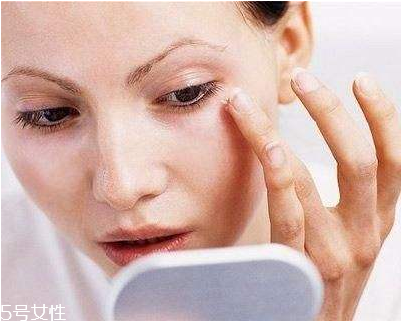 干皮為什么容易脫妝？干皮容易脫妝怎么辦？