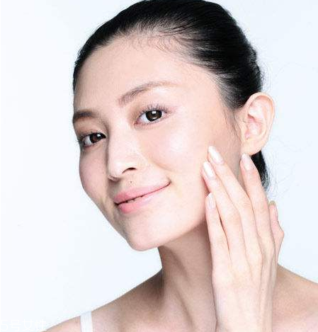 干皮可以用散粉嗎？皮膚干用什么散粉？