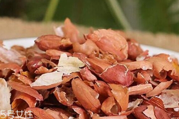 花生衣適合女生喝嗎？女生吃花生衣有什么好處？