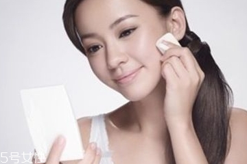 干皮可以用卸妝油嗎？卸妝油適合干皮嗎？