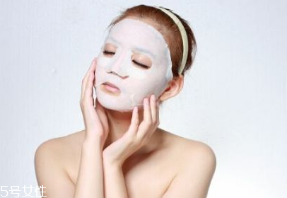 干皮臉上出油怎么辦？干性皮膚出油是為什么？