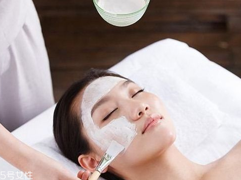 干皮臉上掉皮怎么辦？臉特別干脫皮怎么辦？