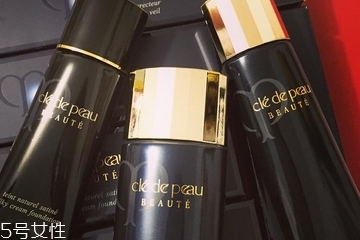 干皮夏天用什么粉底液？夏天干皮適合的粉底液？