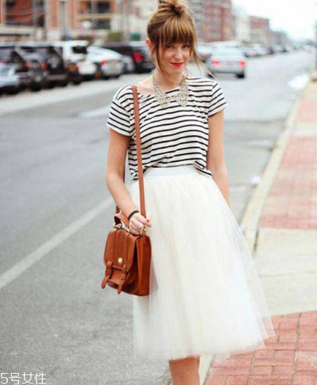 屁股大穿什么半身裙？屁股大適合什么半身裙？