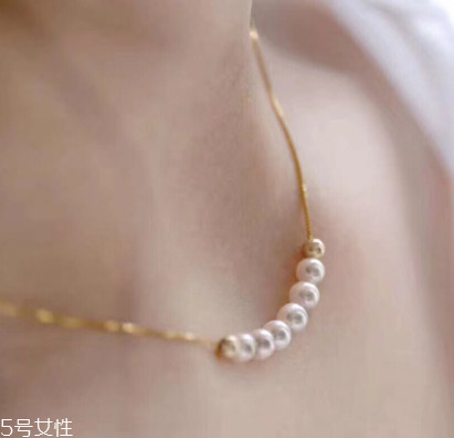 珍珠項鏈能戴著洗澡嗎？珍珠項鏈洗澡要摘下嗎？