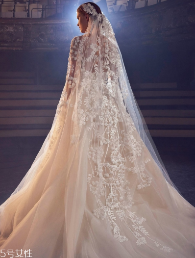 婚紗怎么疊起來裝包？婚紗怎么打包不會皺？