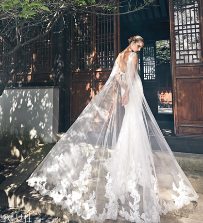 婚紗在哪里買比較好？婚紗應該在哪買？