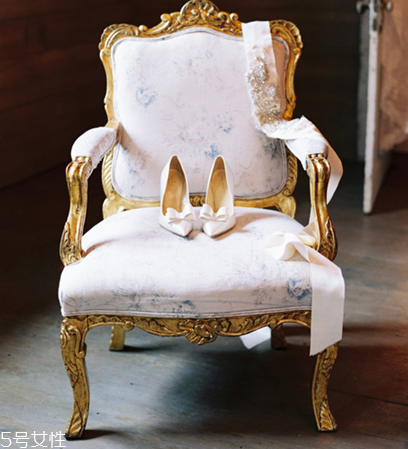 婚鞋可以提前穿嗎？婚鞋提前穿有影響嗎？