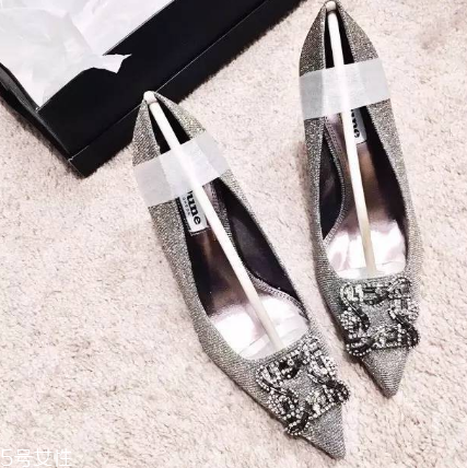 婚鞋可以穿黑色嗎？婚鞋穿黑色好嗎？