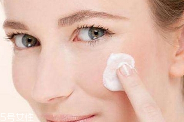 乳液能補(bǔ)水嗎？乳液有補(bǔ)水功效嗎？