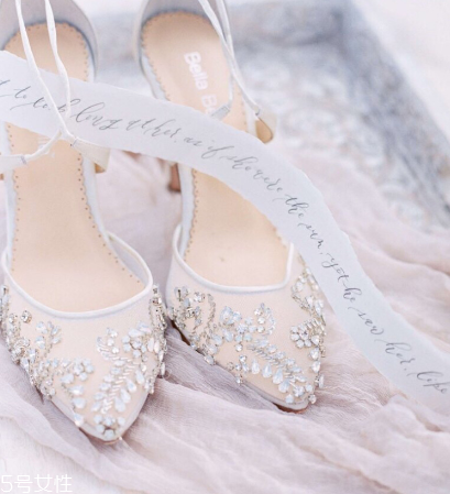 婚鞋能穿回娘家嗎？婚鞋穿回娘家不吉利嗎？