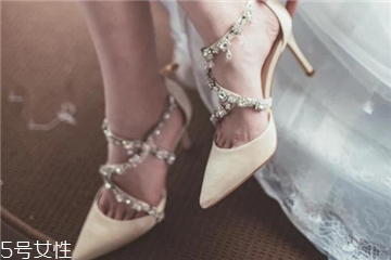 婚鞋能穿回娘家嗎？婚鞋穿回娘家不吉利嗎？