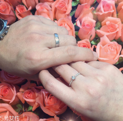 婚戒一般什么時(shí)候買？婚戒提前多長(zhǎng)時(shí)間買？