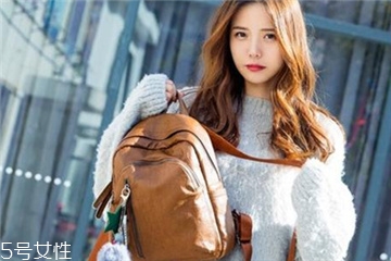 雙肩包怎么背好看？雙肩包搭配技巧