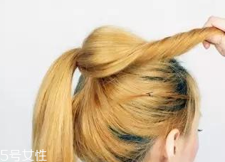 發(fā)量少簡單隨意丸子頭教程 發(fā)量少也能hold住的丸子頭 發(fā)量少簡單隨意丸子頭教程 發(fā)量少也能hold住的丸子頭