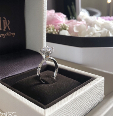 鉆戒可以典當(dāng)嗎？典當(dāng)行回收鉆戒嗎？