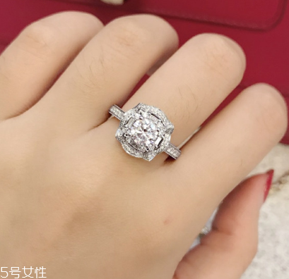 鉆戒可以用醋洗嗎？鉆戒用醋洗是對(duì)的嗎？