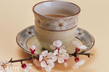 梅花可以泡水喝嗎？梅花泡水的功效