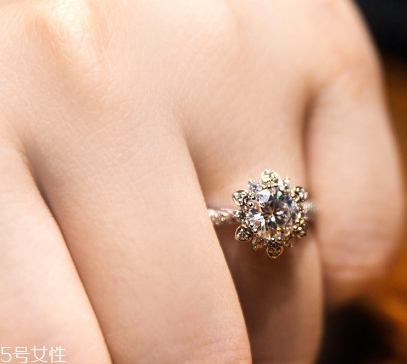 鉆戒會變色嗎？鉆戒變色怎么辦？