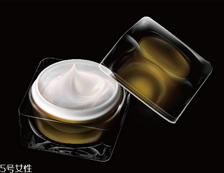 眼霜為什么要用無名指？為什么要用無名指涂眼霜？