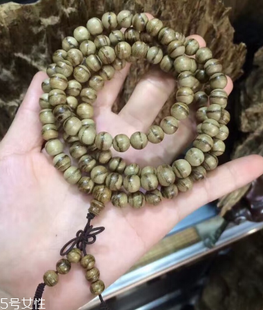 沉香手串可以用水洗嗎？沉香手串能沾水嗎？