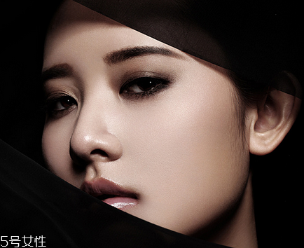 眼霜分年齡嗎？眼霜使用分年齡段嗎？