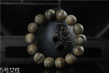 沉香手串是什么味道？沉香手串正品味道是什么樣的？