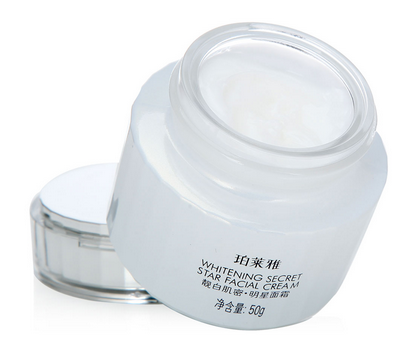 面霜是素顏霜嗎？用素顏霜還要用面霜嗎？