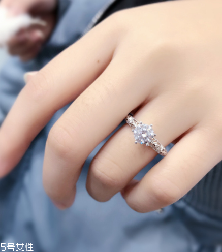 鉆戒為什么會變黃？鉆戒發(fā)黃的原因