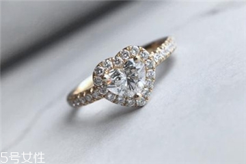 鉆戒為什么白天不閃？鉆戒白天不閃是什么原因？