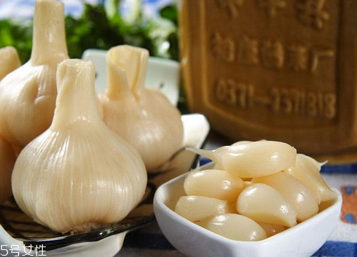 糖醋蒜的腌制方法 糖醋蒜怎么做？