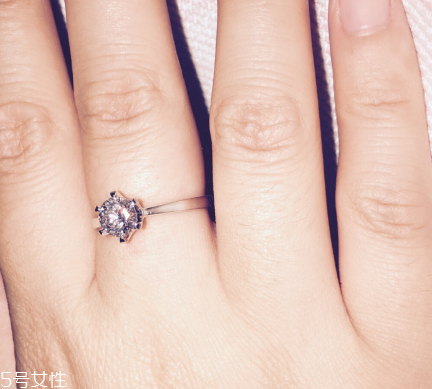 鉆戒越大越好嗎？鉆戒是大的更好嗎？