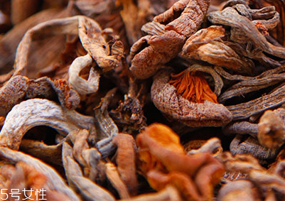 榛蘑能和雞一起吃嗎？榛蘑和雞一起吃的好處