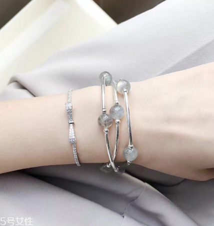 月光石有什么寓意？月光石的寓意是什么？