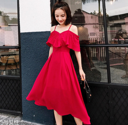 夏天穿什么顏色連衣裙好？夏天適合什么顏色連衣裙？