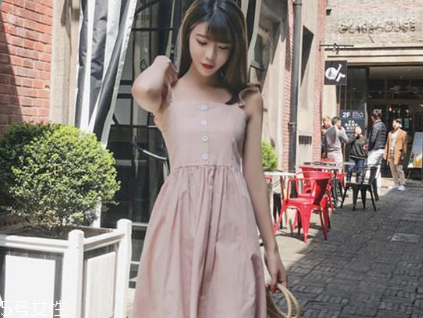 夏天穿什么顏色連衣裙好？夏天適合什么顏色連衣裙？