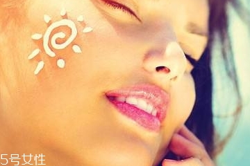 防曬霜兩年了還能用嗎？防曬霜可以用兩年嗎？