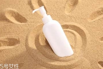 防曬霜里有熒光劑嗎？防曬霜含有熒光劑成分嗎？