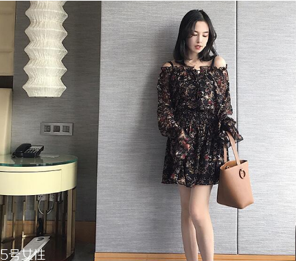 女生去海邊穿什么衣服？海邊度假怎么穿搭顯瘦？