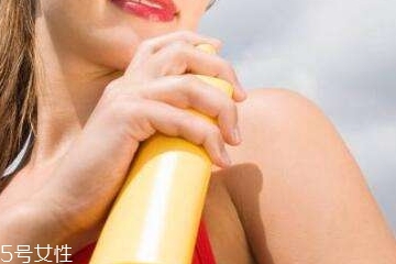 防曬噴霧會(huì)堵塞毛孔嗎？防曬噴霧容易堵毛孔嗎？