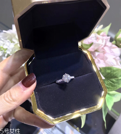 鉆戒和黃金戒指哪個(gè)好？鉆戒和黃金戒指哪個(gè)更保值？